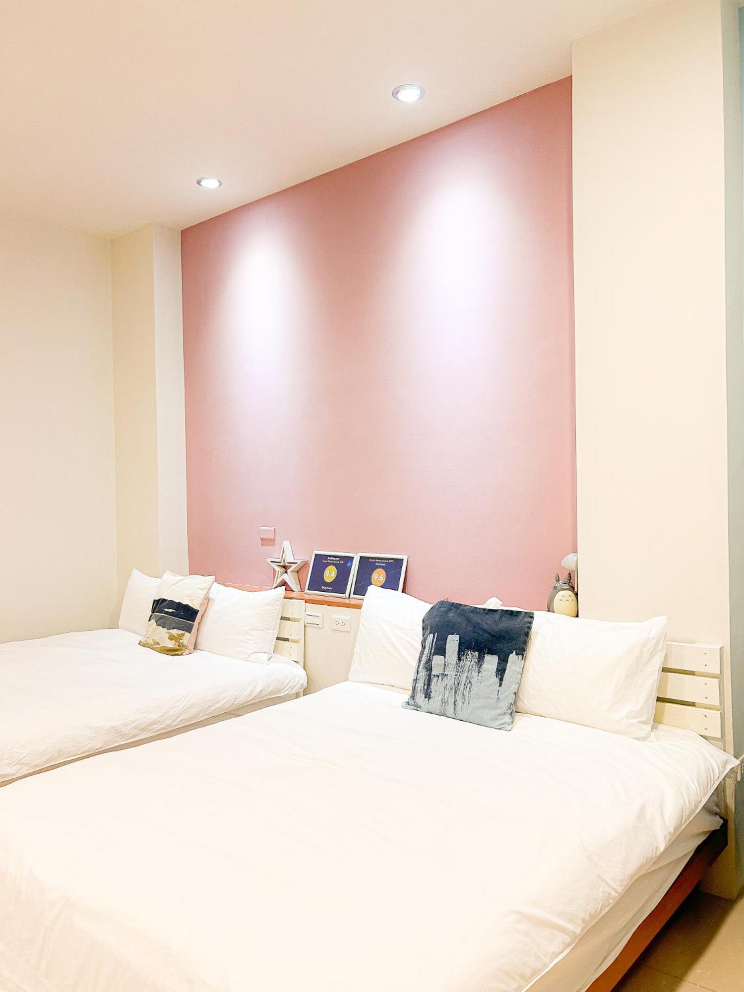 Zhuji Hostel Donggang Eksteriør billede