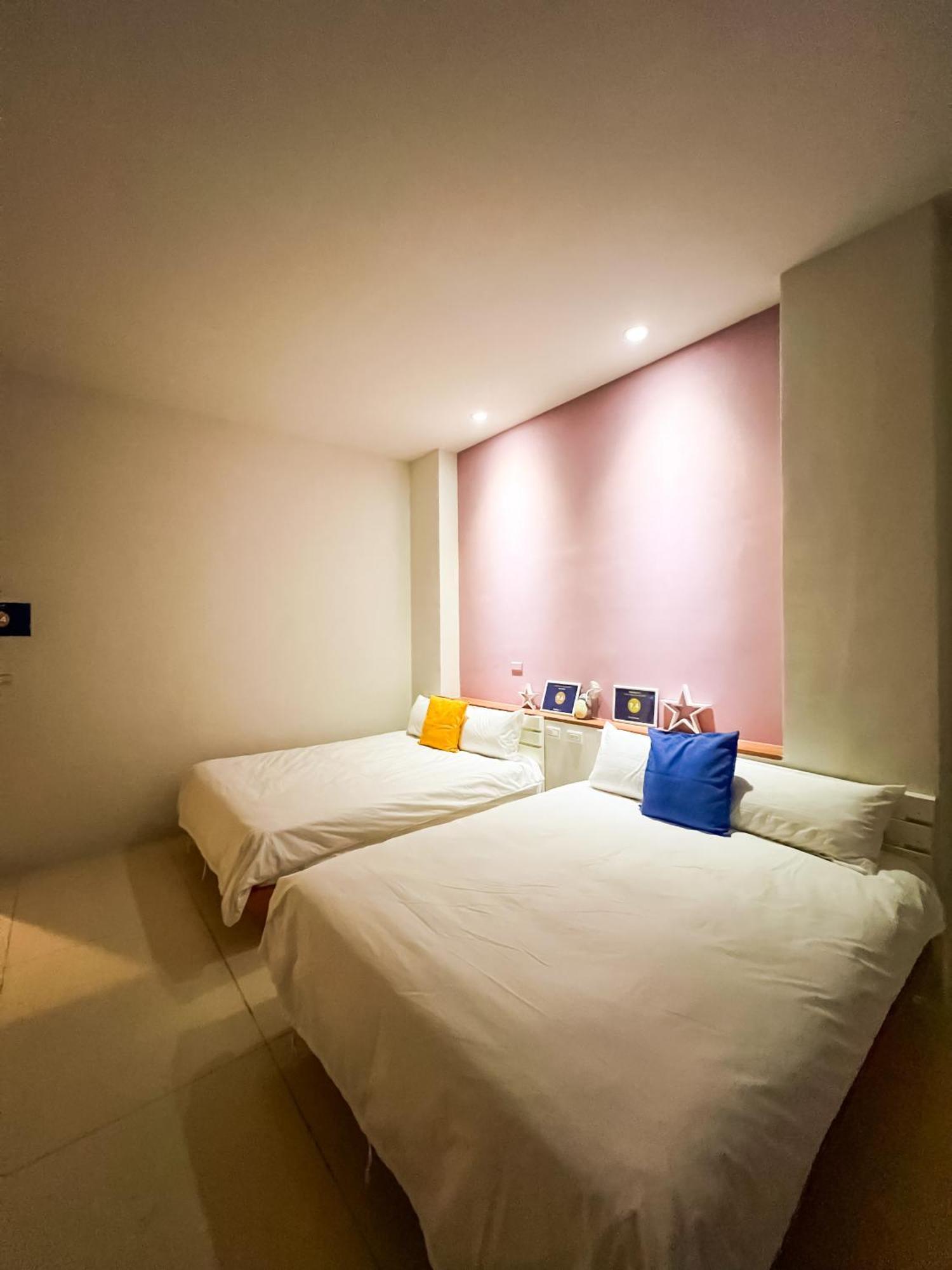 Zhuji Hostel Donggang Eksteriør billede